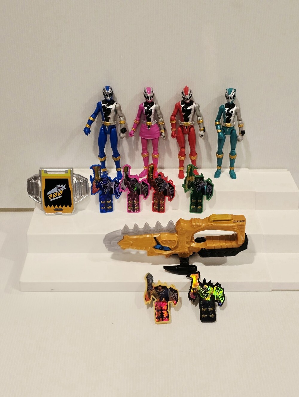Power Rangers Dino Fury Ryusoulger DX Gold Mosa Blade, Keys and Action Figure Se